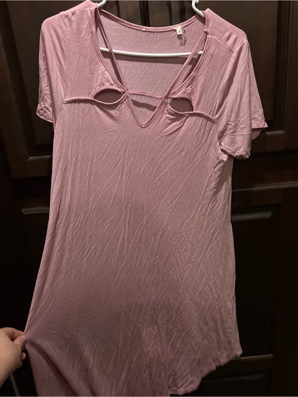 Women's Pink Cutout V-Neck Short Sleeve Top